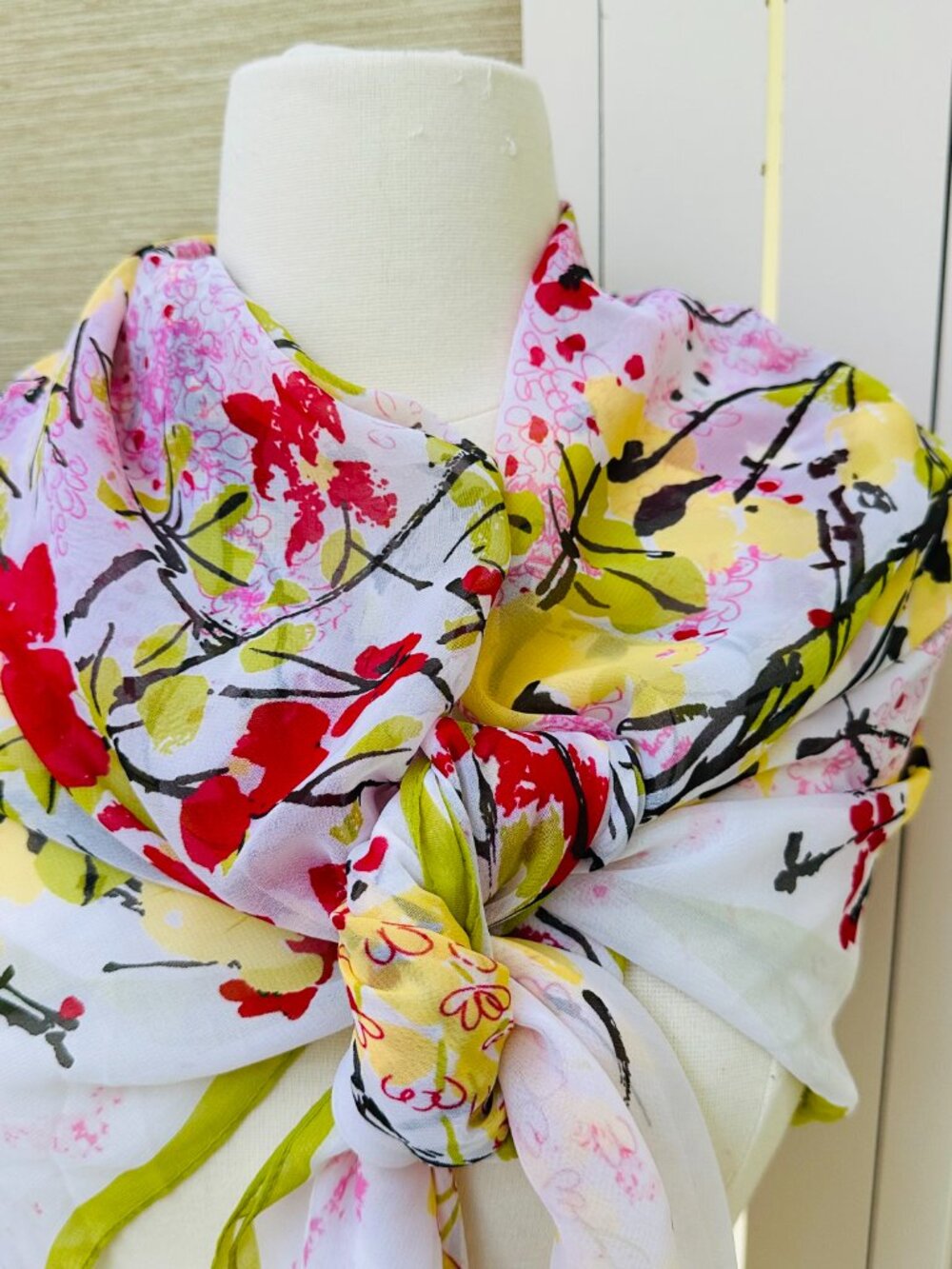 Vera for Target Oversized Floral Scarf 43x43 Square Wrap Pink Red Yellow - Picture 3 of 7